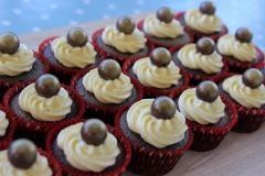 Small Cakes & Cupcakes